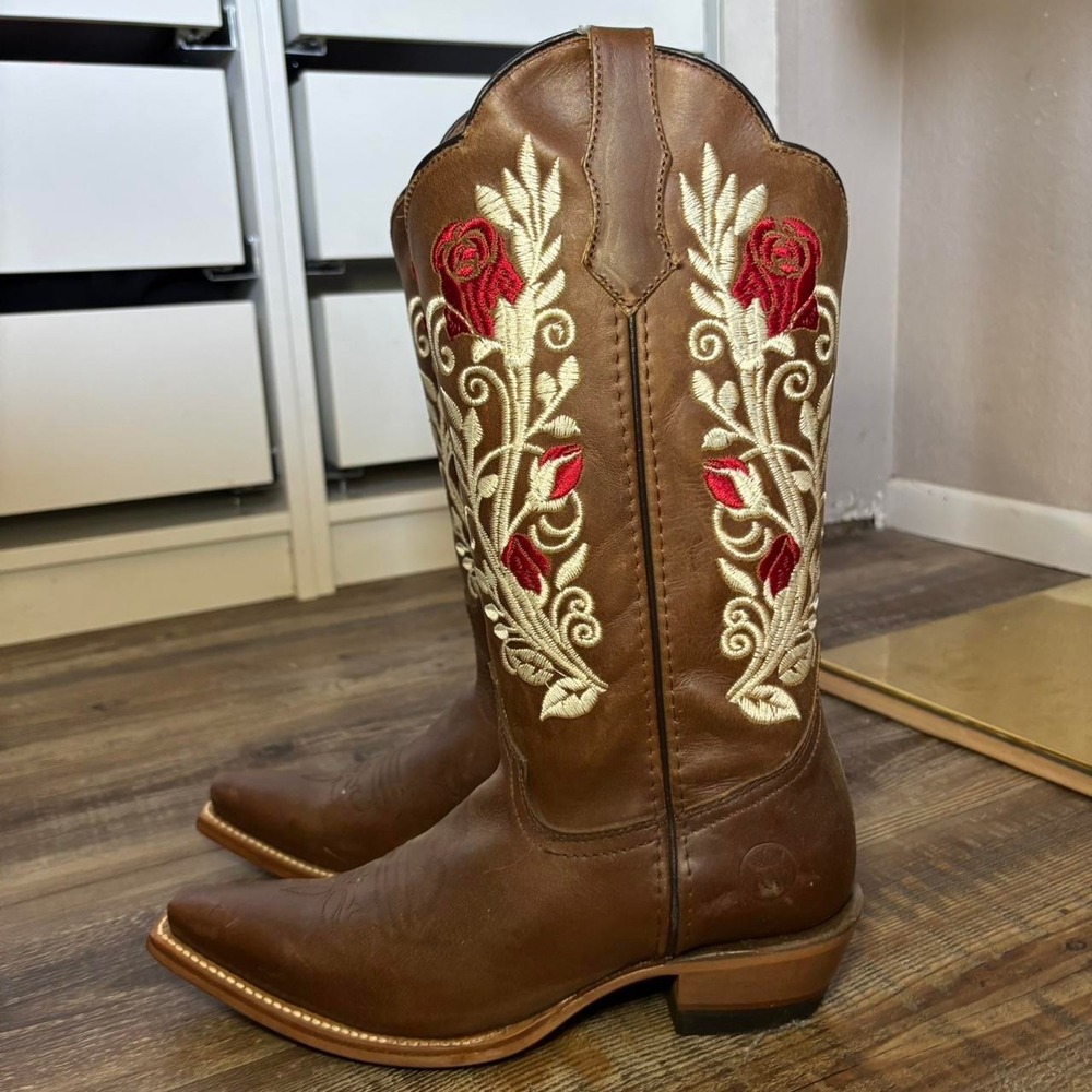 rose boots